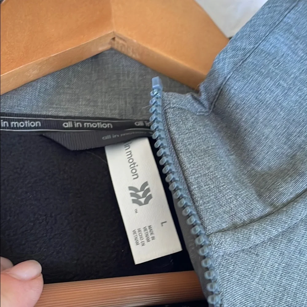 Gray Quarter-Zip Performance Jacket - Picture 3 of 7